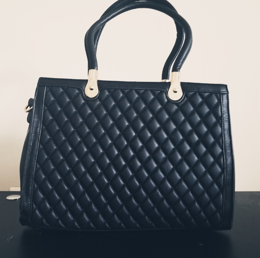 Textured hand bag blk